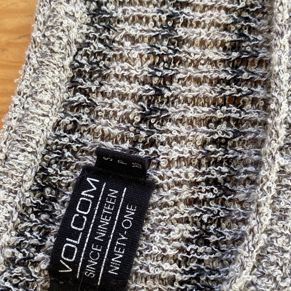 Volcom Small‎ - Picture 4 of 4